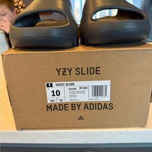Adidas Yeezy Slide - Charcoal Black